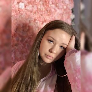 Meet your Posher, Rayna